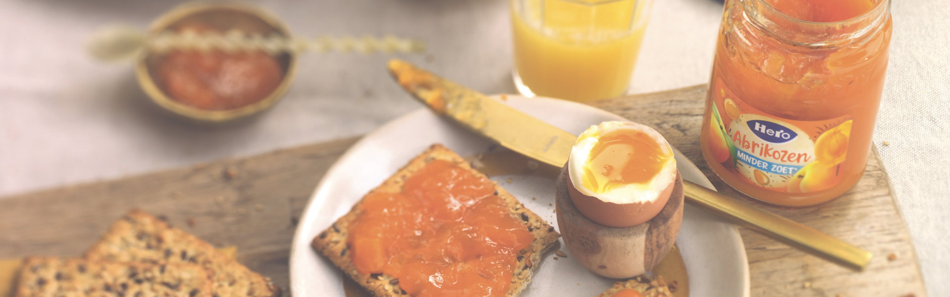 Ontbijt met abrikozen jam